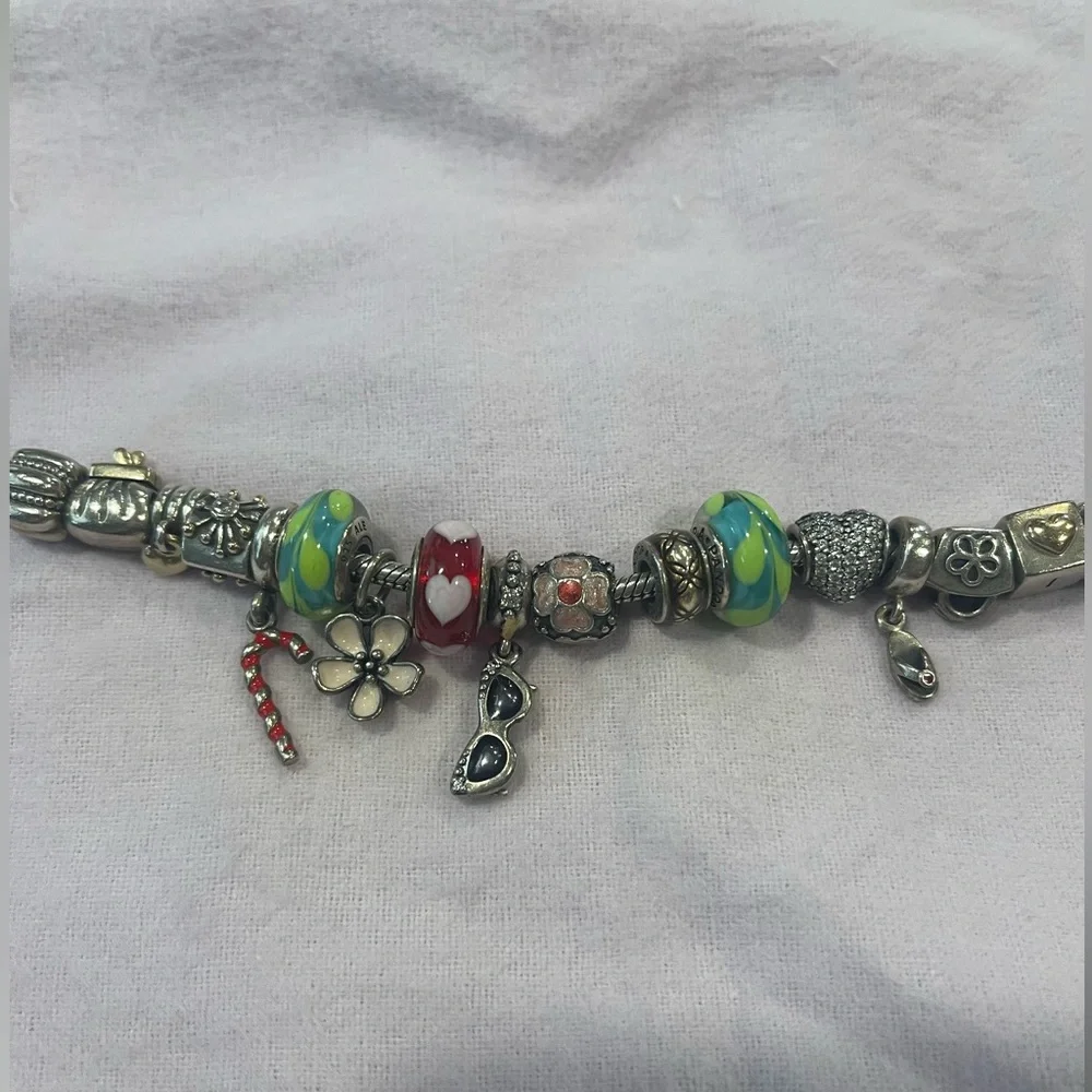 💝Beautiful Pandora charm bracelet with 16 charms. - Picture 11 of 12